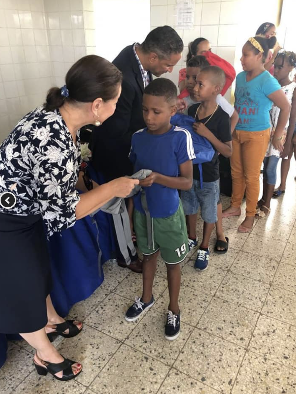 Jornada de entrega de útiles escolares en Guaricano 1